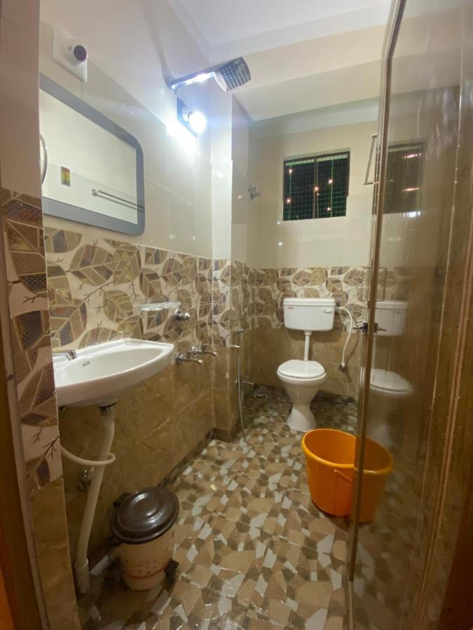 Hotel & Lodge Pankajini Болпур Екстериор снимка