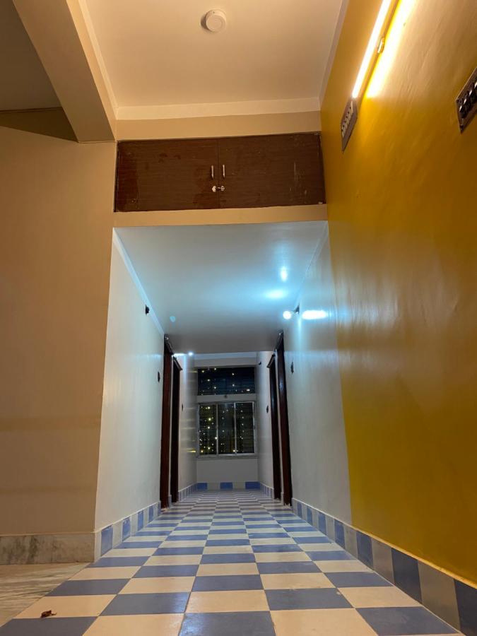 Hotel & Lodge Pankajini Болпур Екстериор снимка